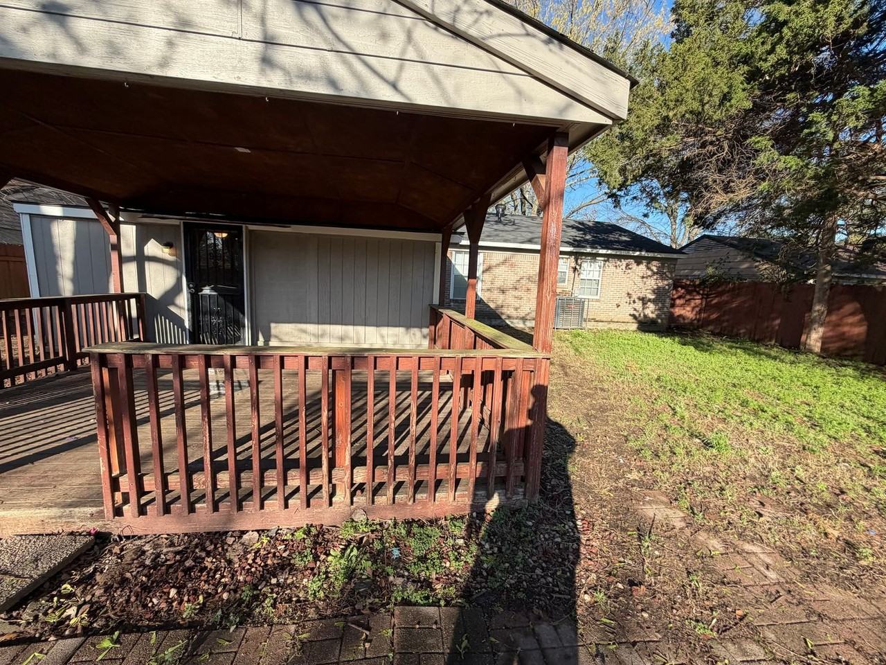 6360 Greenbriar Dr - Photo 2 of 19