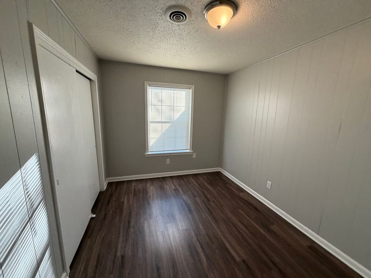 6360 Greenbriar Dr - Photo 4 of 19