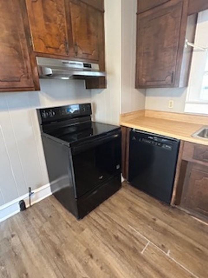 399 Woodside Ln - Photo 3 of 24