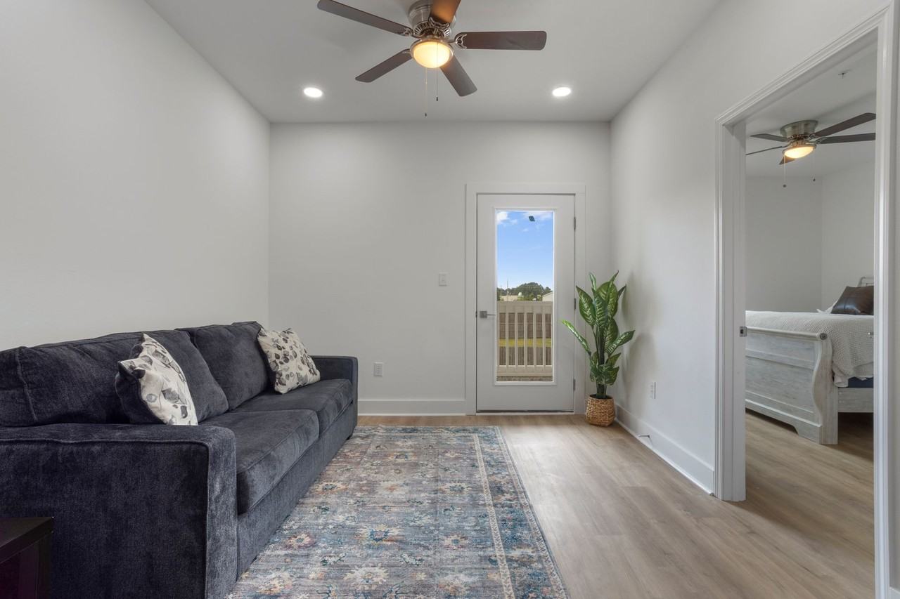 Palmetto Place Apartments – Modern Living in a Prime Location - Photo 4 of 50