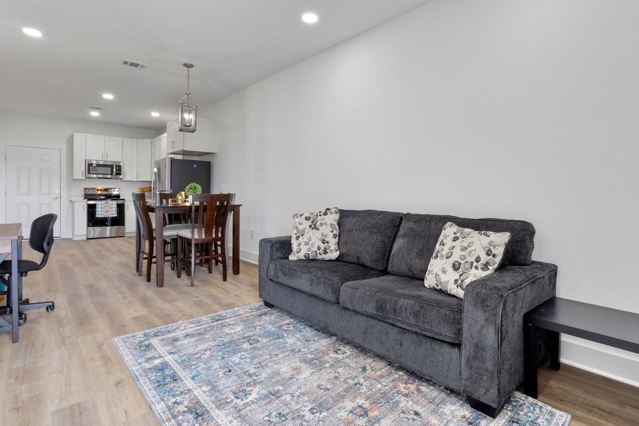 Palmetto Place Apartments – Modern Living in a Prime Location - Photo 7 of 50