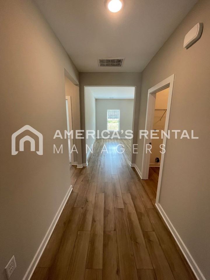 1982 Golf Course Rd - Photo 4 of 43