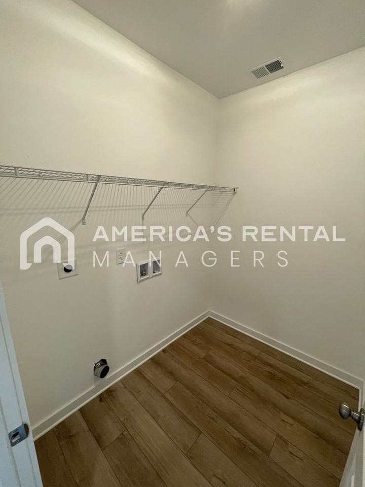 1982 Golf Course Rd - Photo 5 of 43