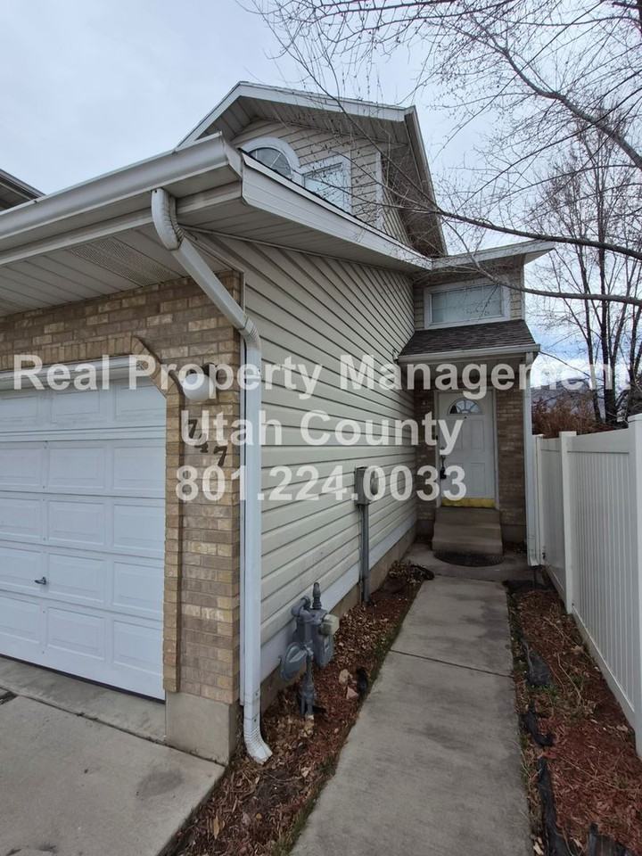 747 Hanover Dr - Photo 2 of 34