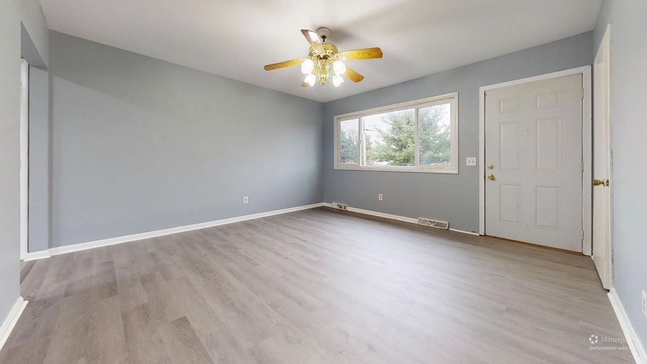 691 Elm St - Photo 2 of 9