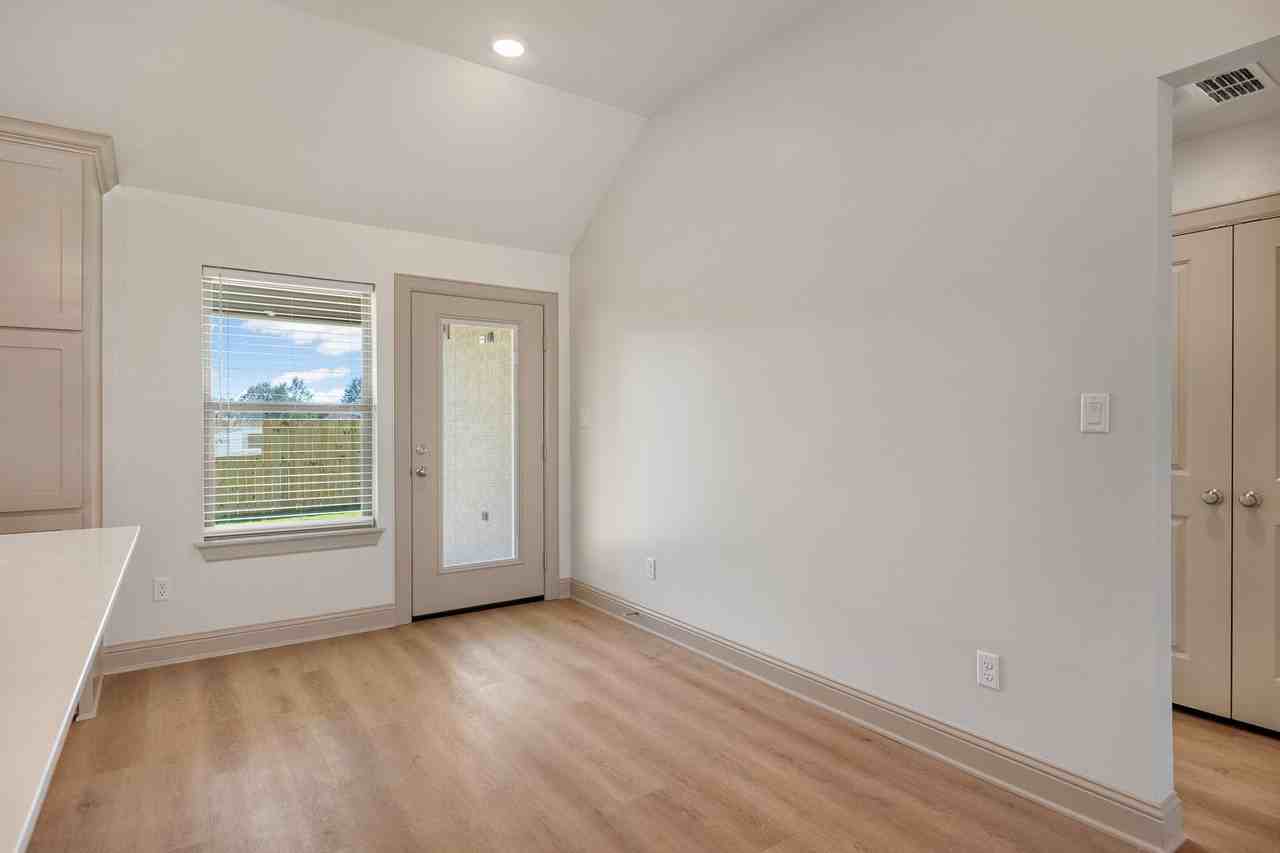 3191 Dogwood Park Ct - Photo 5 of 26