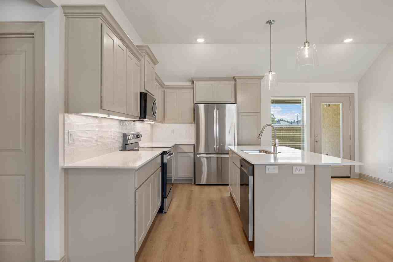 3191 Dogwood Park Ct - Photo 7 of 26