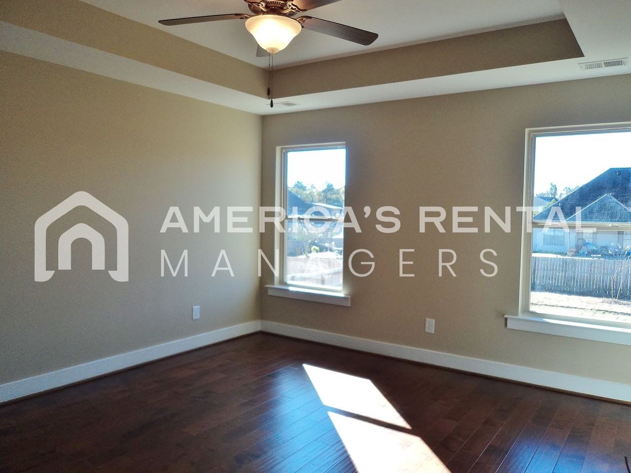 300 Oakwell Cir - Photo 6 of 19