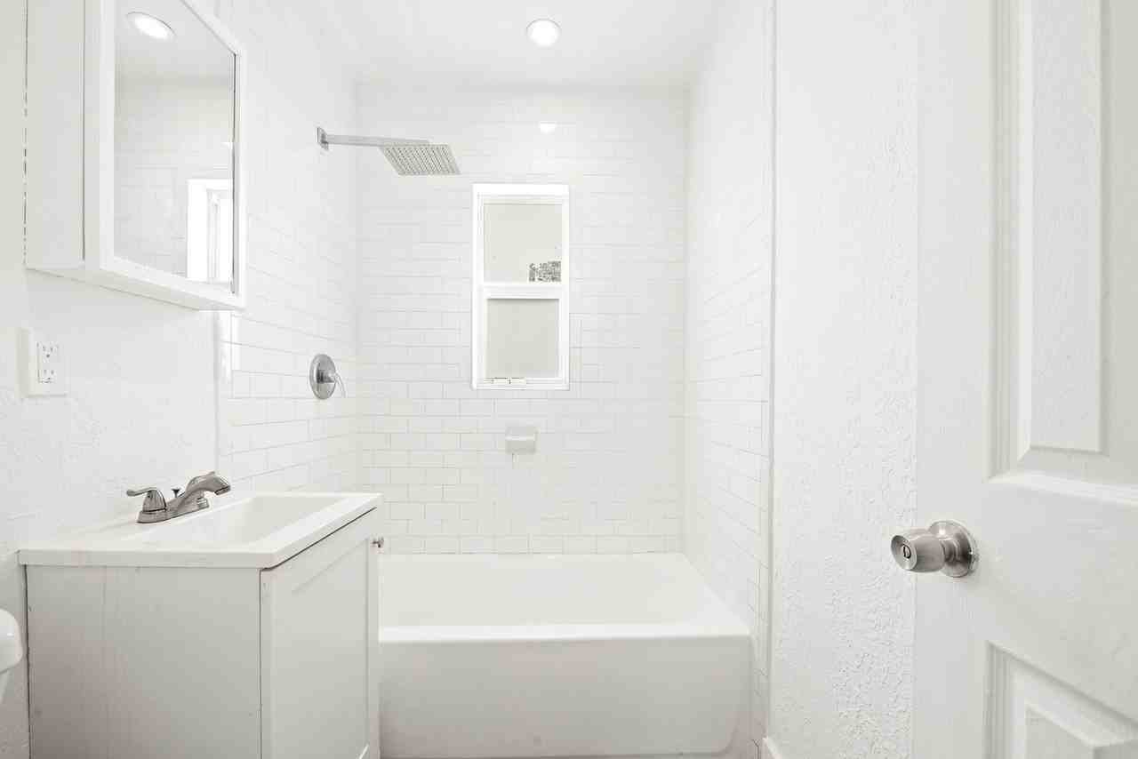 1245 Nw 60th St #3 - Photo 3 of 21