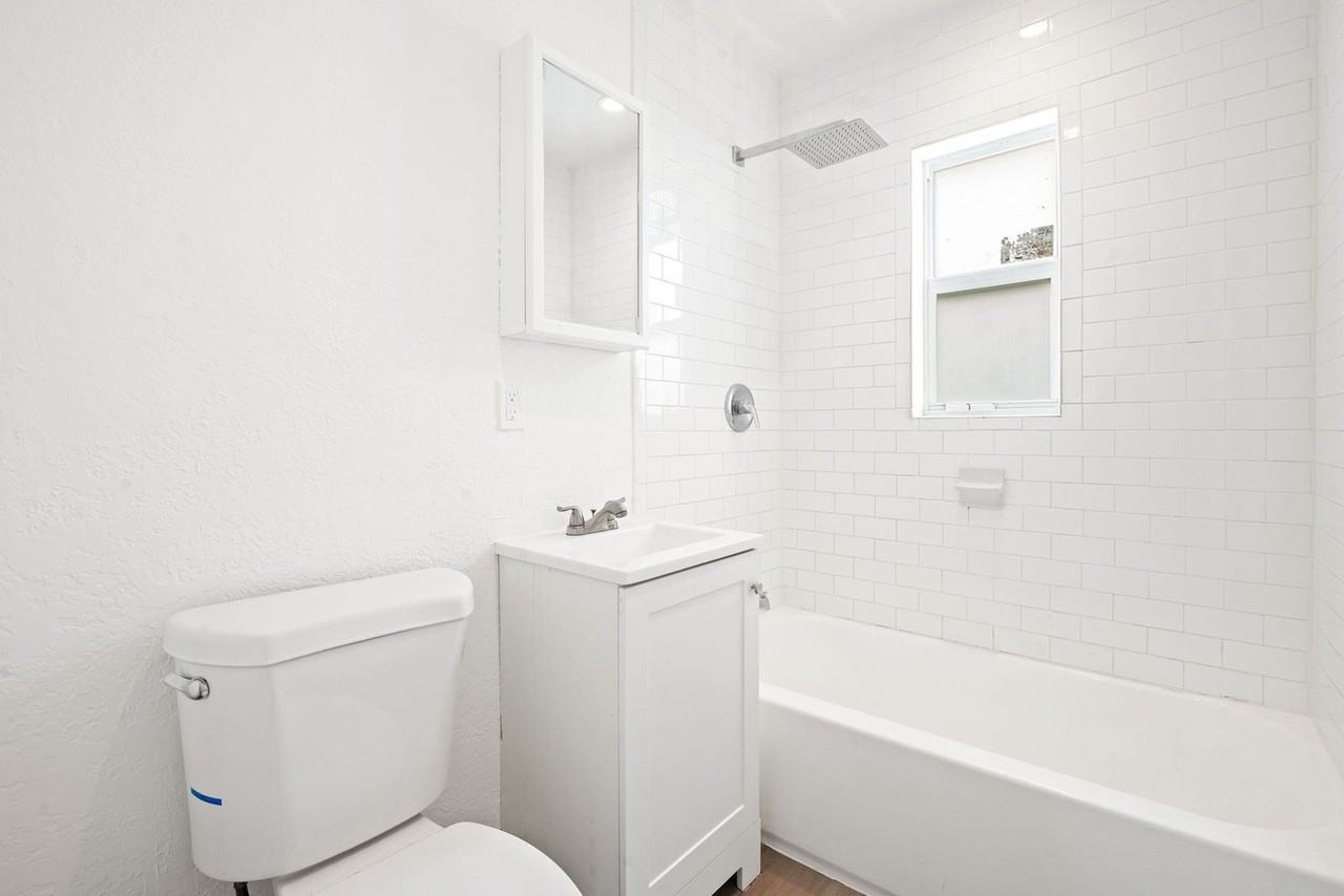 1245 Nw 60th St #3 - Photo 4 of 21