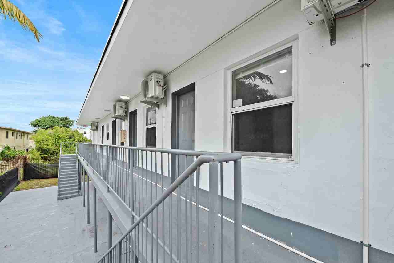 1245 Nw 60th St #3 - Photo 5 of 21