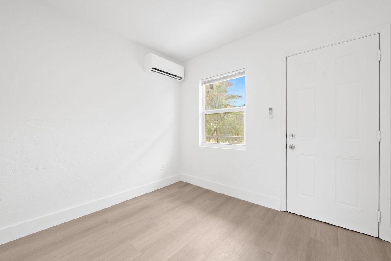 1245 Nw 60th St #3 - Photo 7 of 21