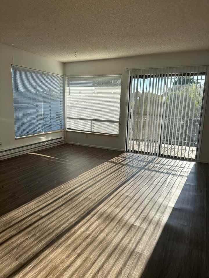 Sunset Manor - Photo 2 of 38