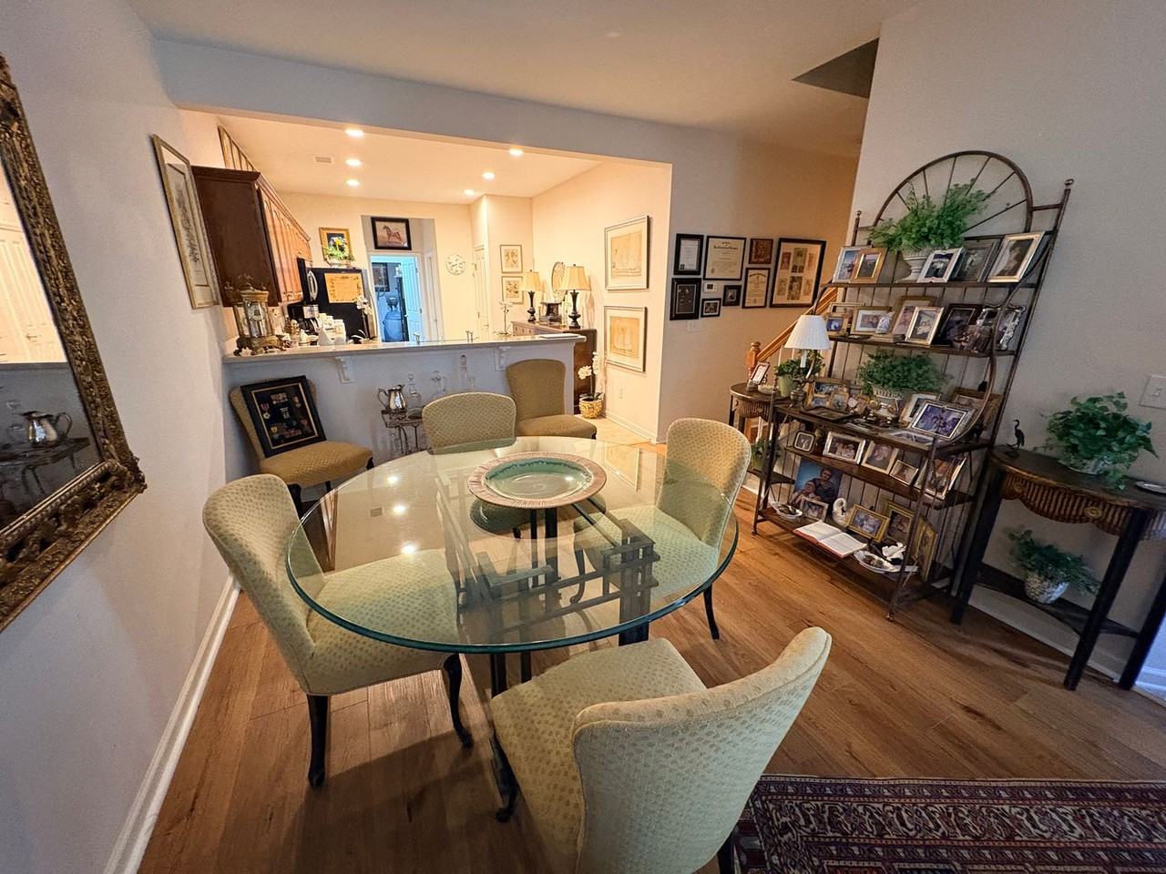 650 Abbey Glen Way - Photo 5 of 27