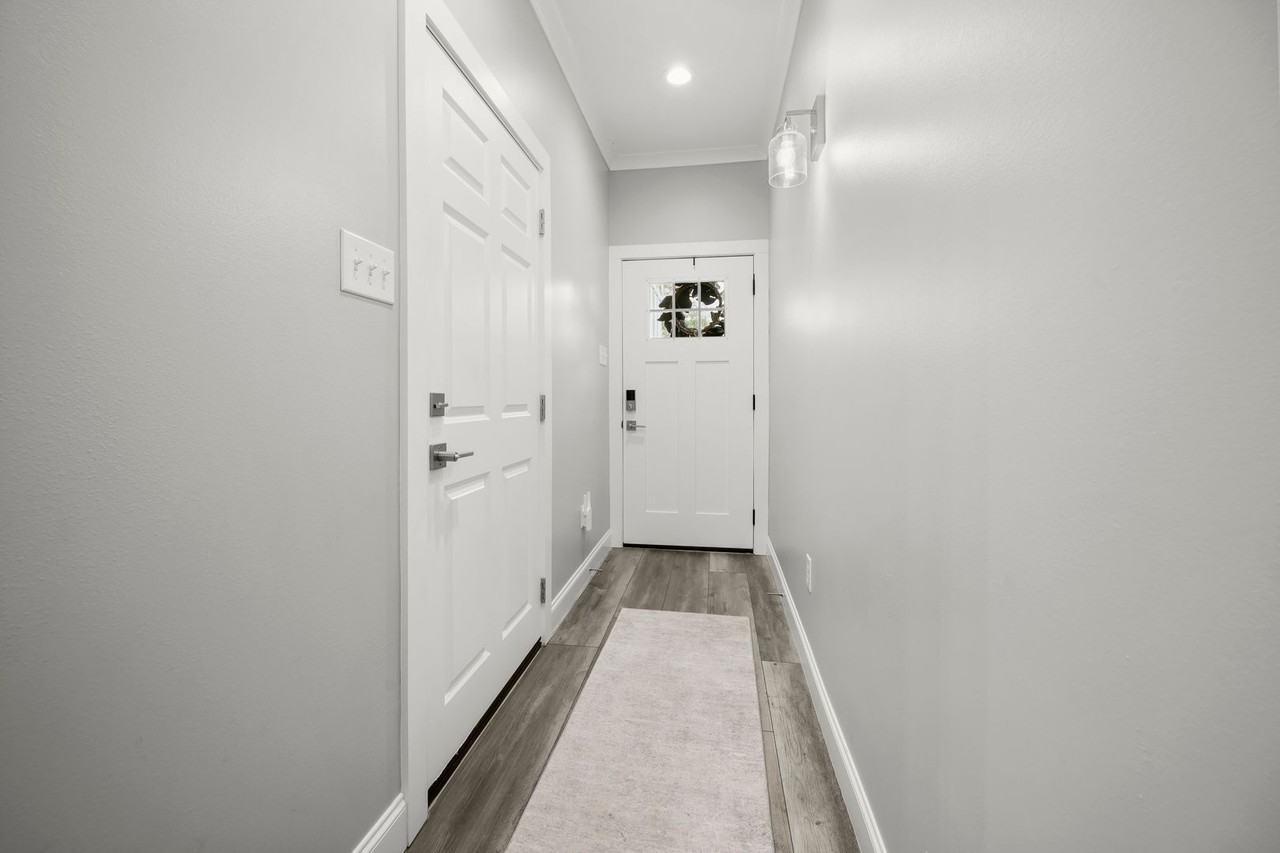 820 S Audubon Place Ave - Photo 2 of 13