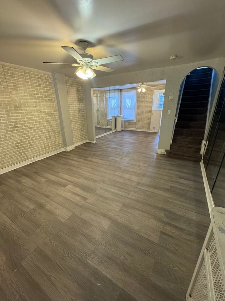 1142 E Woodlawn St - Photo 2 of 5