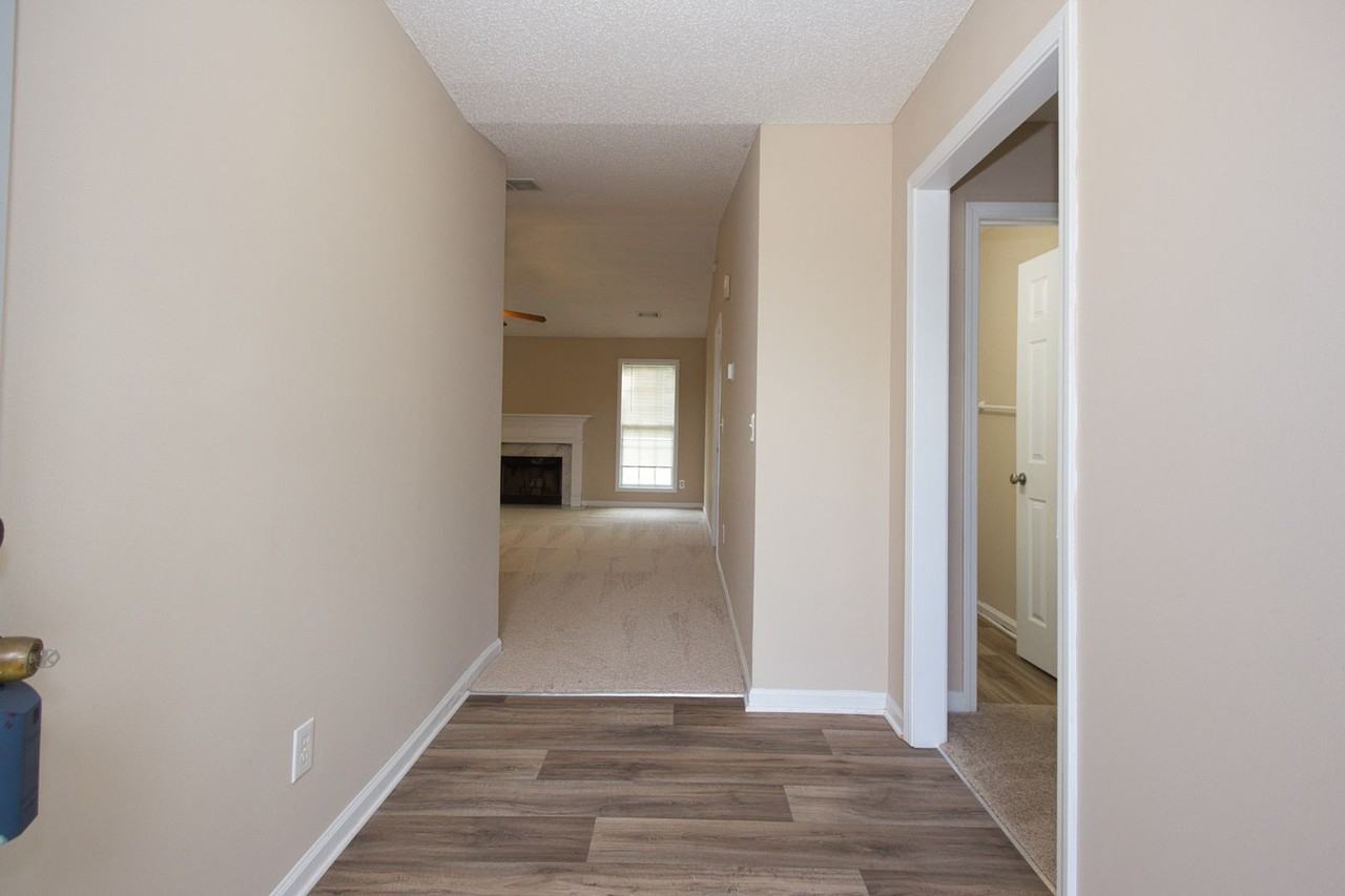 1302 Palmer Ln - Photo 2 of 26