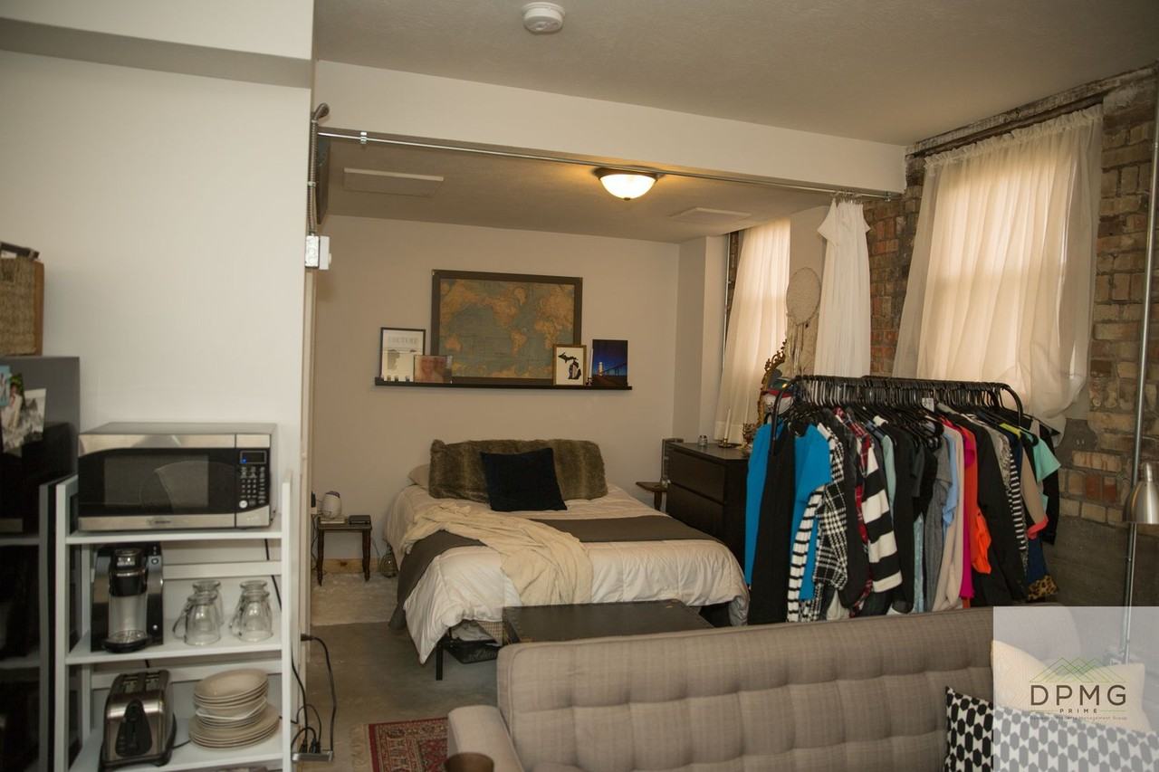 108 108 S Hosmer - 13 #13 - Photo 3 of 5