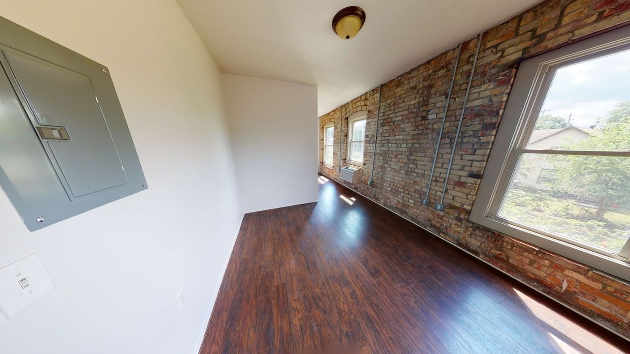 108 108 S Hosmer - 31 #31 - Photo 7 of 13