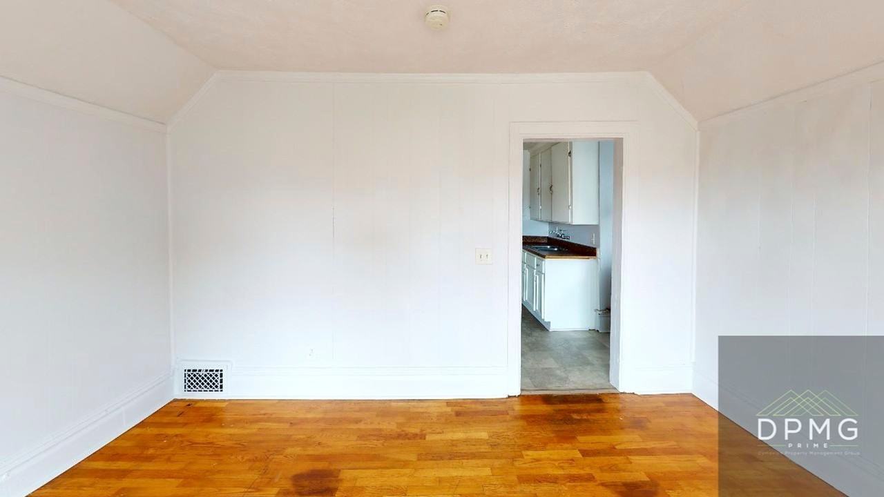 129 S Hosmer St #3 - Photo 2 of 11