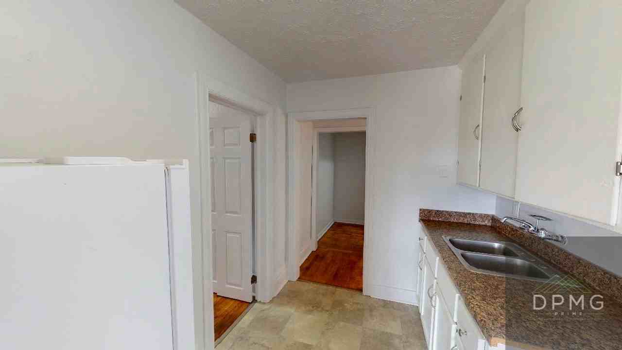 129 S Hosmer St #3 - Photo 5 of 11