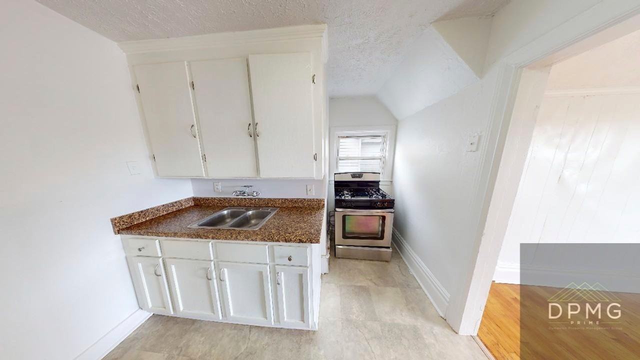 129 S Hosmer St #3 - Photo 7 of 11