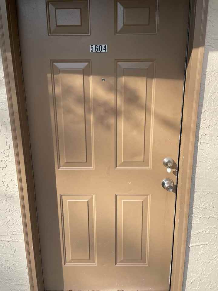 5604 Montana Ave - Photo 2 of 13