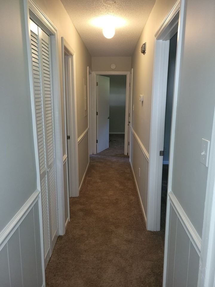 1006 Pineview Dr - Photo 3 of 5