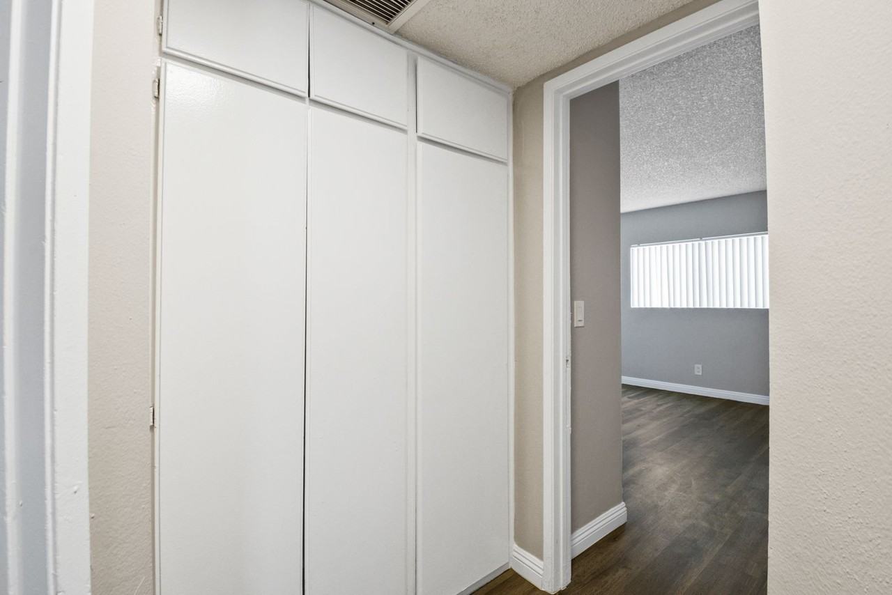 Mountain View Apartments - Photo 5 of 16