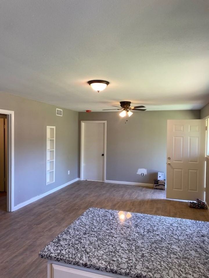 507 Rosedale St - Photo 2 of 4