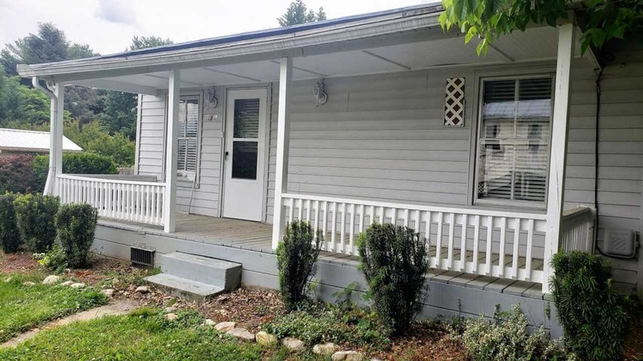 10 Chocklett Ln - Photo 2 of 10