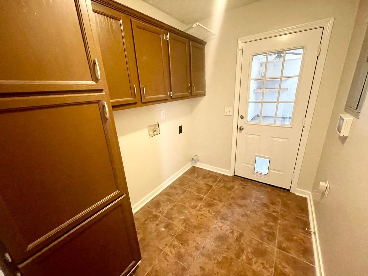 564 Oak Ridge Way - Photo 6 of 11