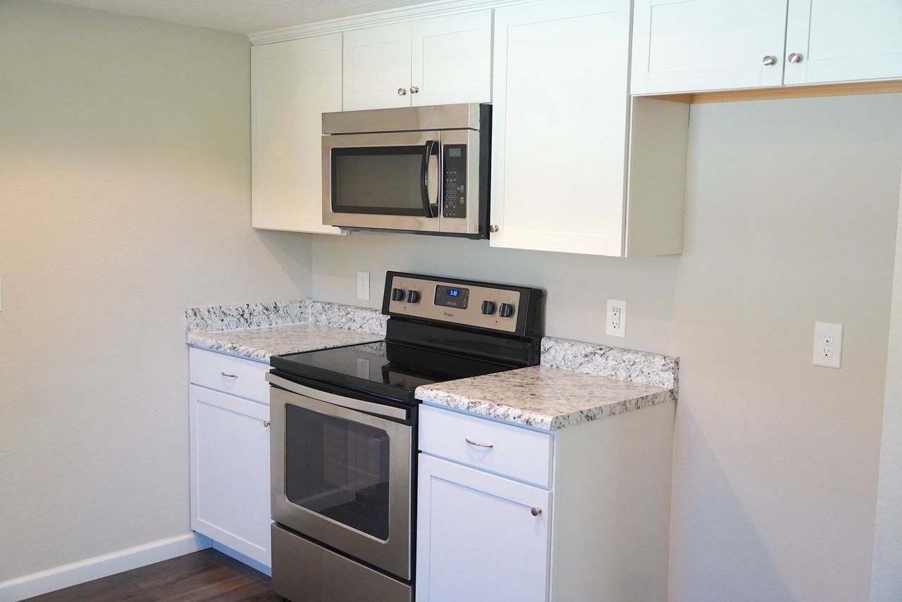 2109 S Todd Ave - Photo 6 of 23