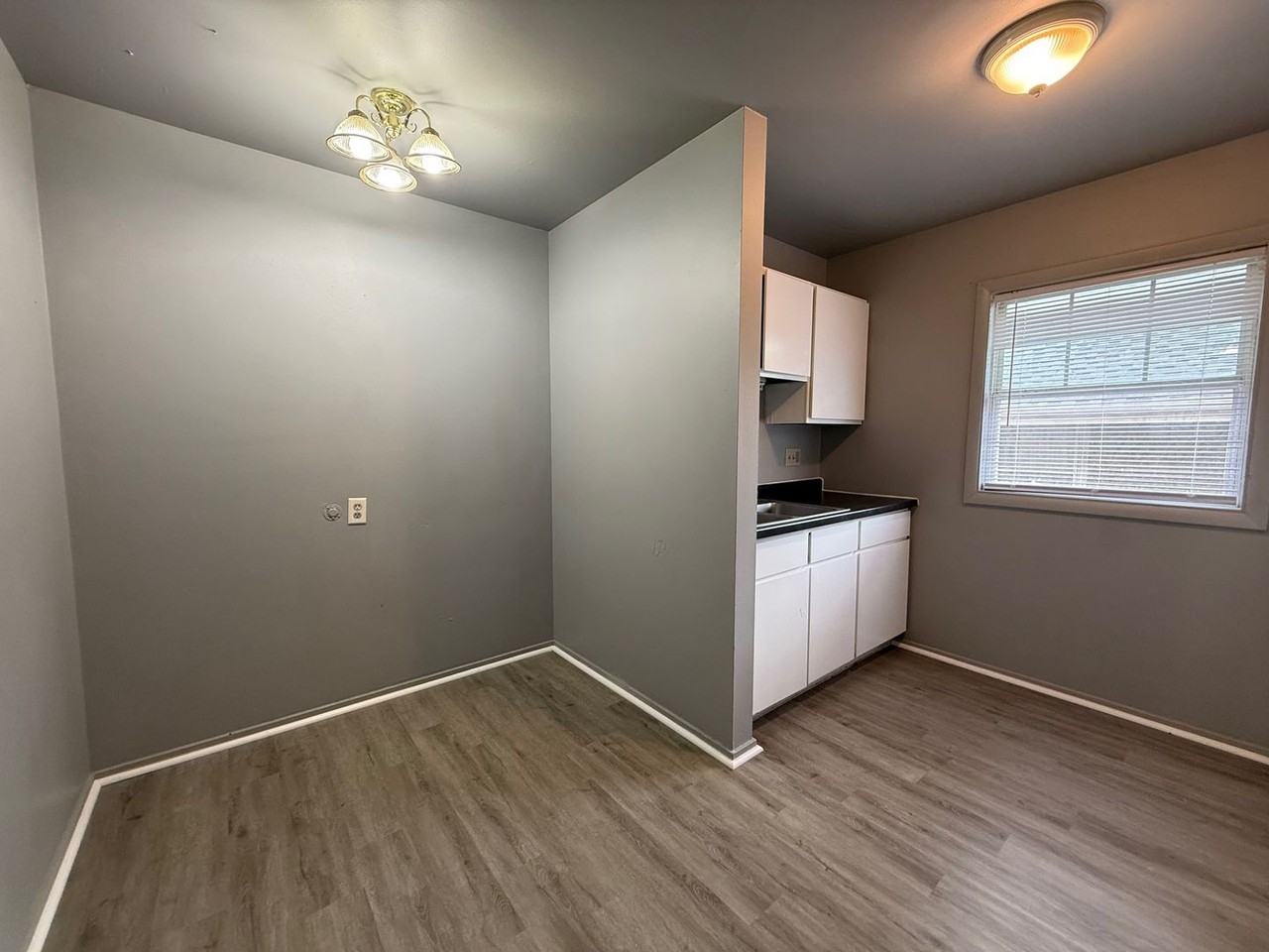 205 S Parker Ave - Photo 5 of 10