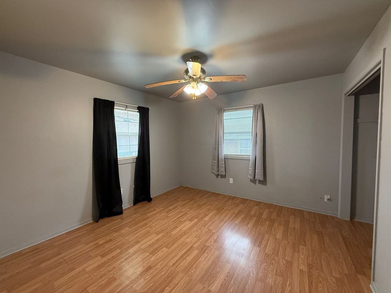 205 S Parker Ave - Photo 6 of 10