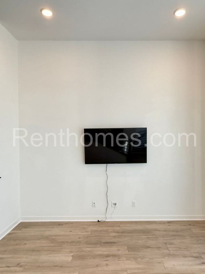 10441 Harlow Cir #35 - Photo 5 of 28