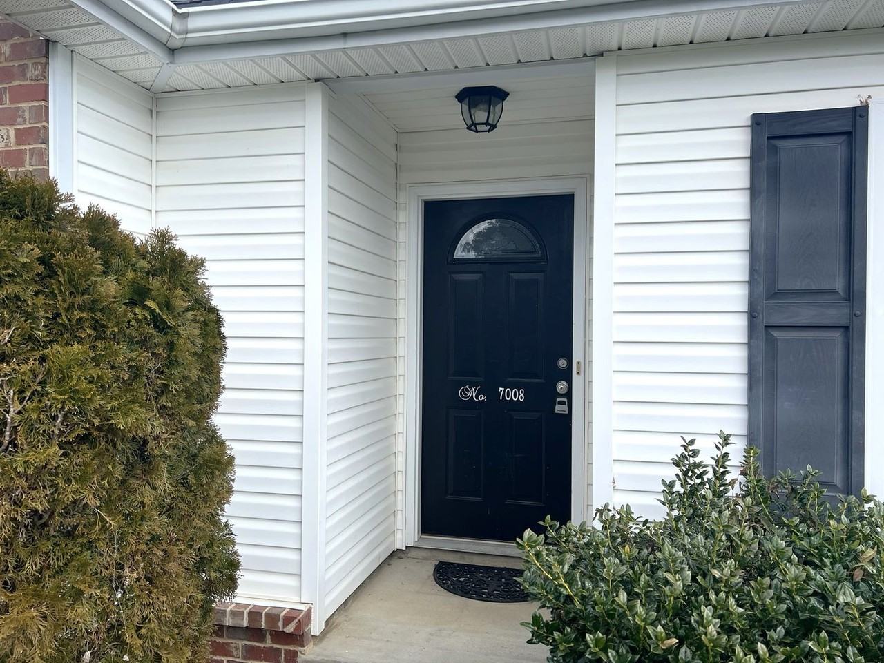 7008 Riverwalk Blvd - Photo 3 of 26