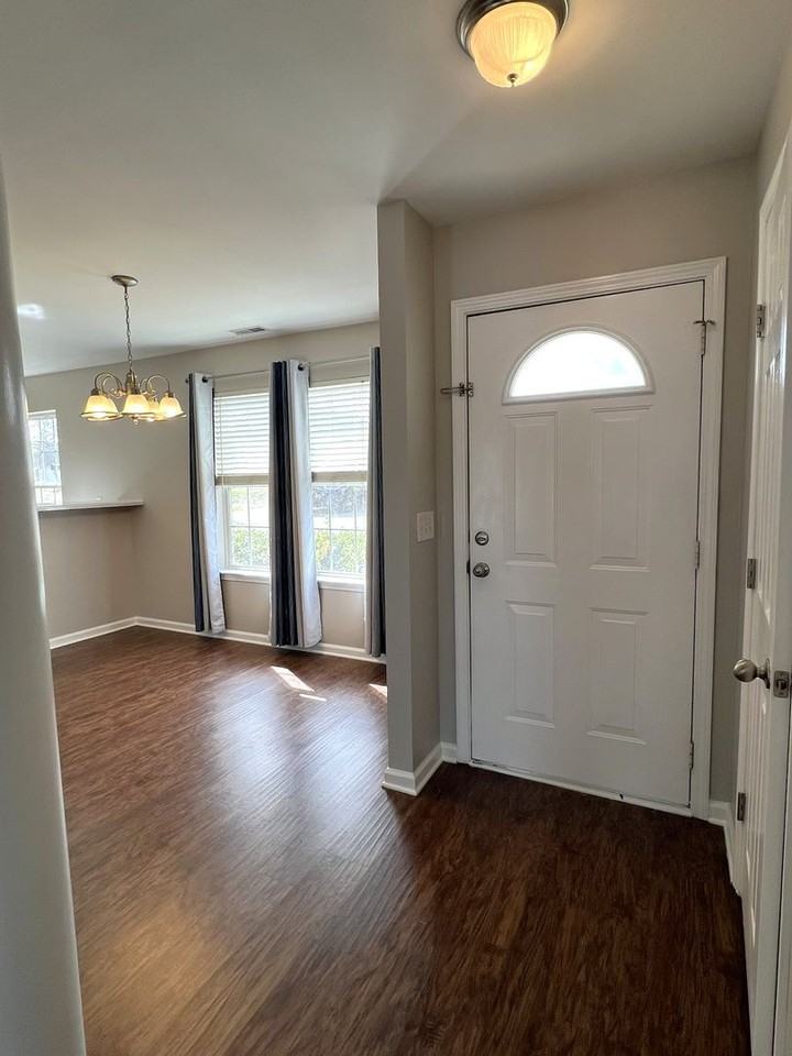 7008 Riverwalk Blvd - Photo 4 of 26