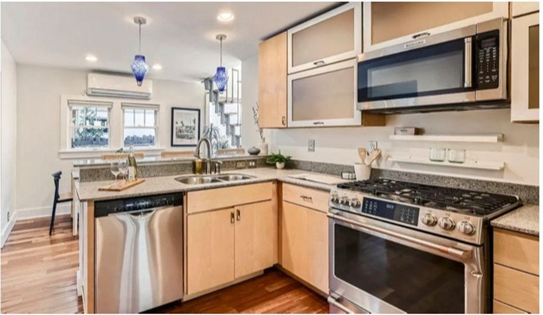 3147 8th St - Photo 3 of 8