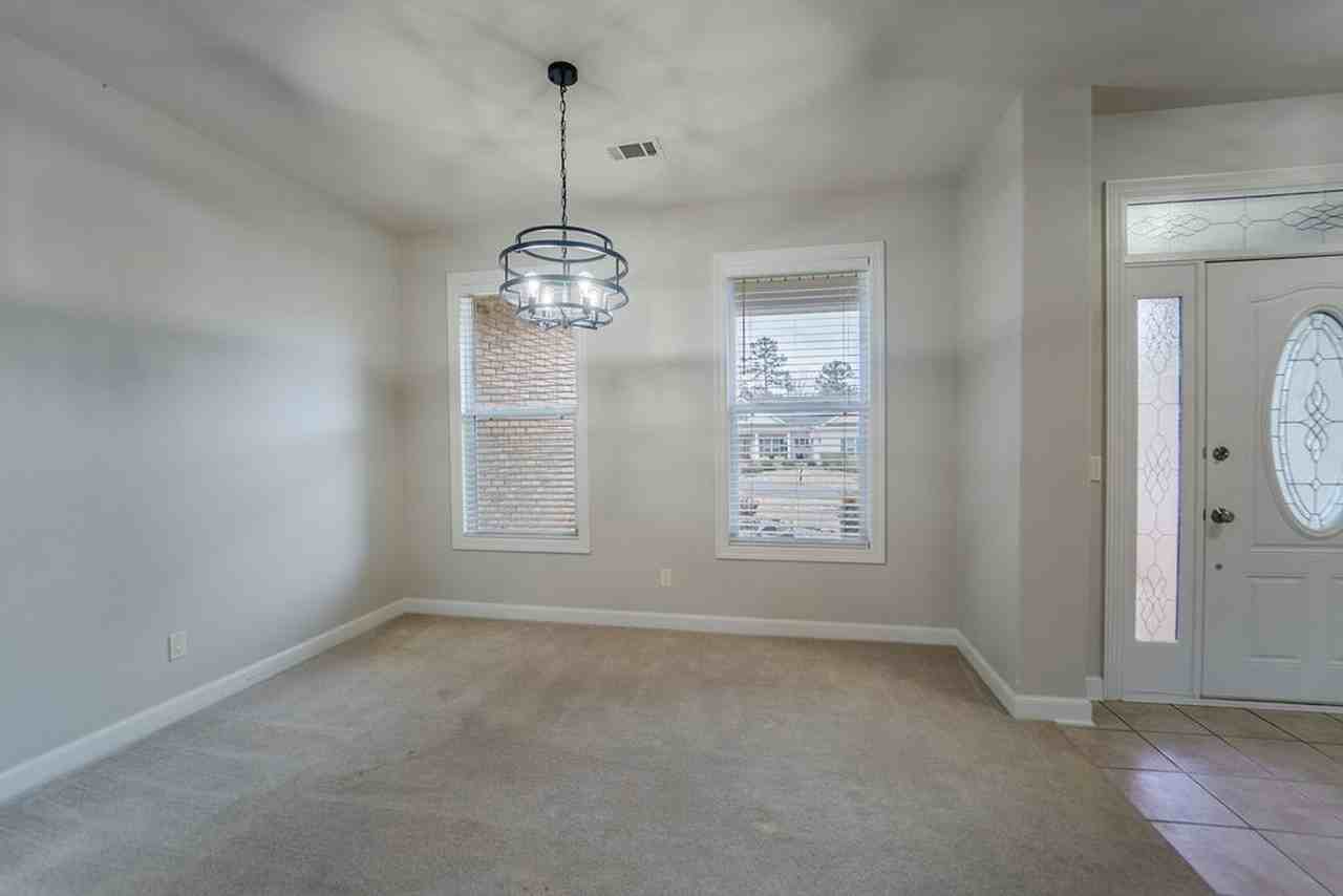 21 Acambaro Pl - Photo 7 of 33