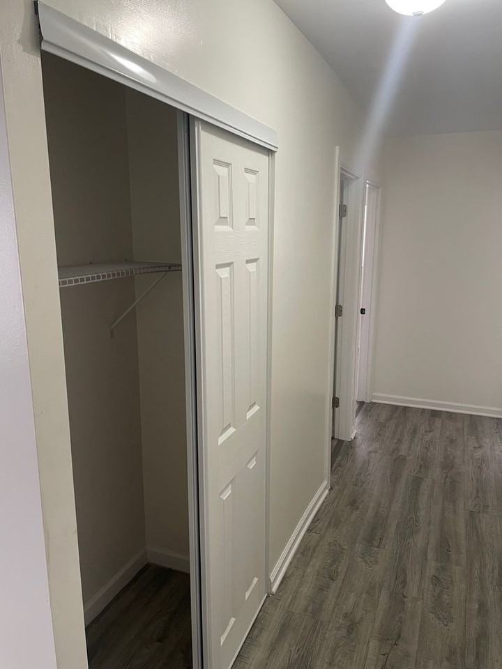 1125 S Hamilton St - Photo 4 of 11