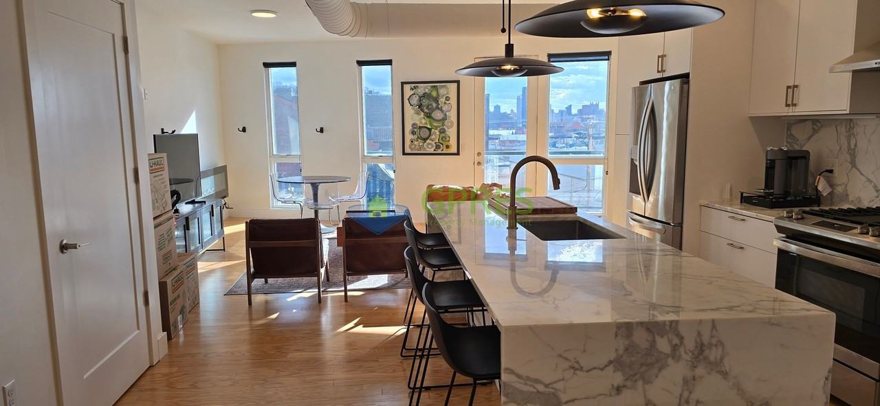 3725 Butler St - Photo 2 of 32