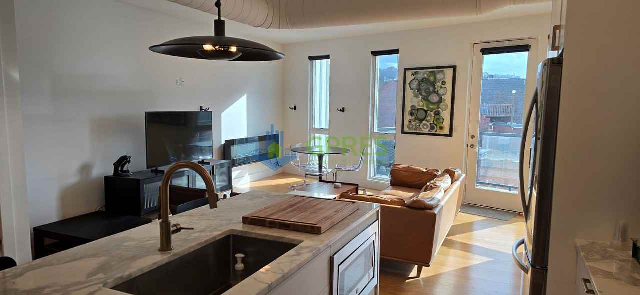 3725 Butler St - Photo 4 of 32