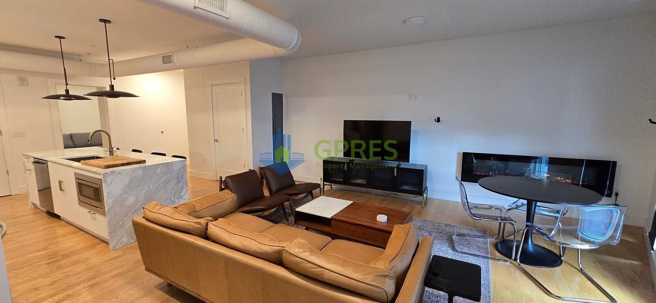 3725 Butler St - Photo 6 of 32