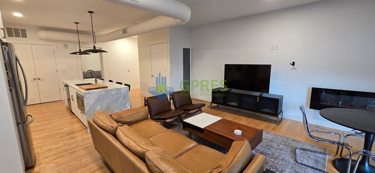 3725 Butler St - Photo 7 of 32