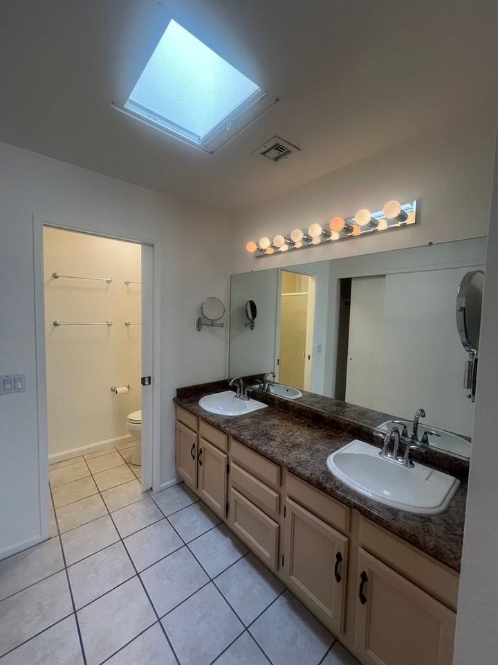 5565 N Sapphire Dr - Photo 5 of 22