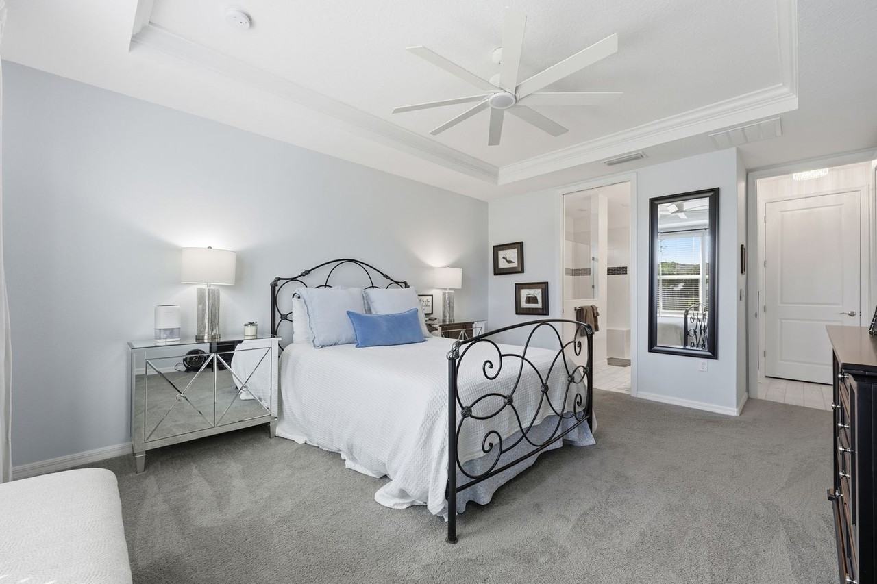 11130 Town View Ct - Photo 4 of 50