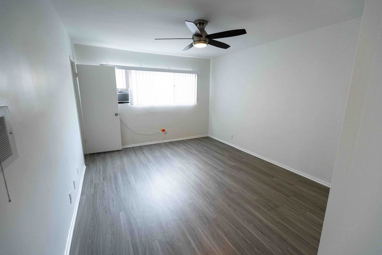 204 Washington Ave - Photo 7 of 25