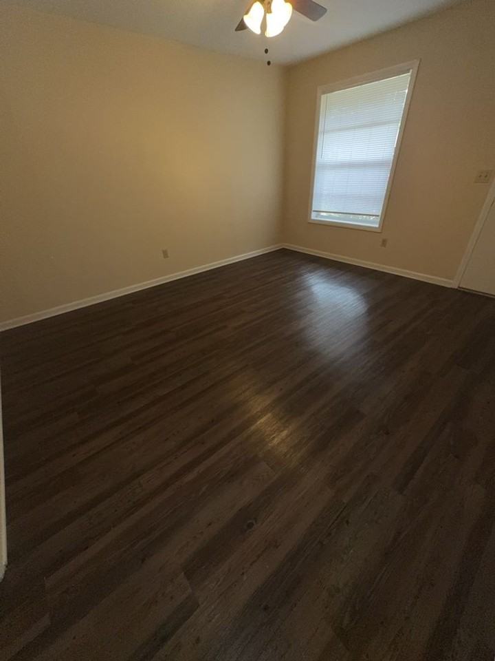 2216 Welch Dr - Photo 2 of 12