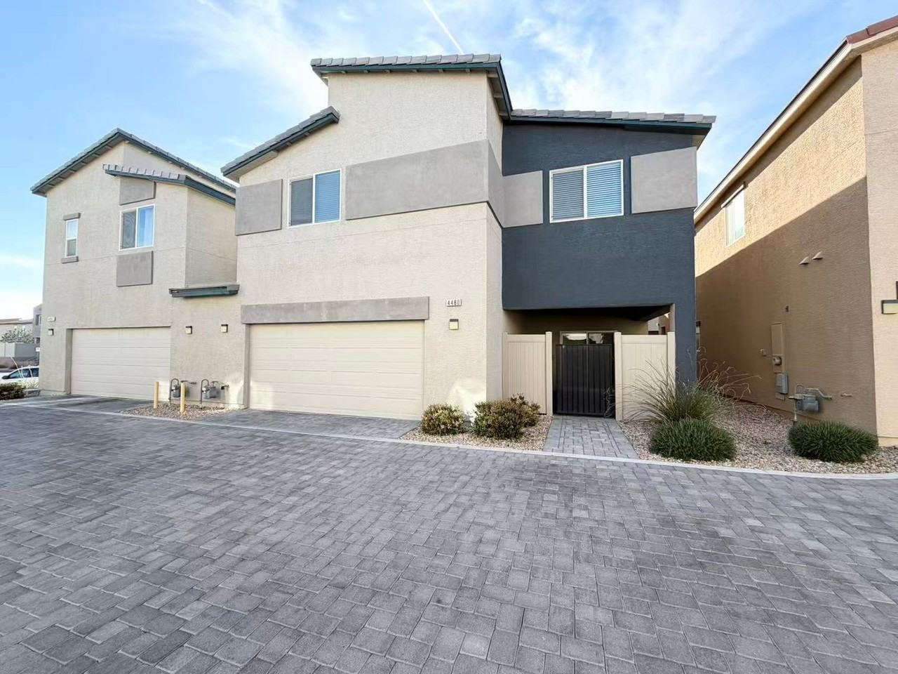 4480 Sapphire Moon Ave - Photo 2 of 17